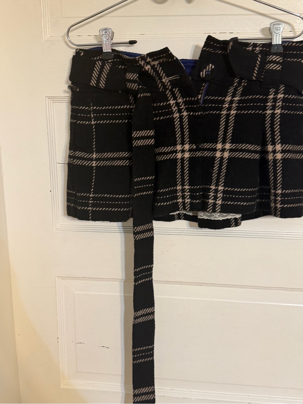 American Eagle Outfitters Black and White Plaid Mini Skirt with Belt